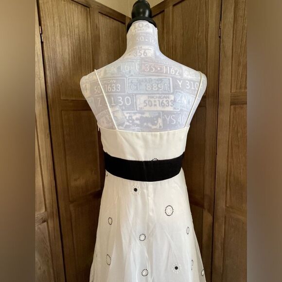 Black and White Prom Dress. - Picture 12 of 12